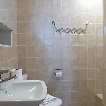 Sleeps 8 Wifi
